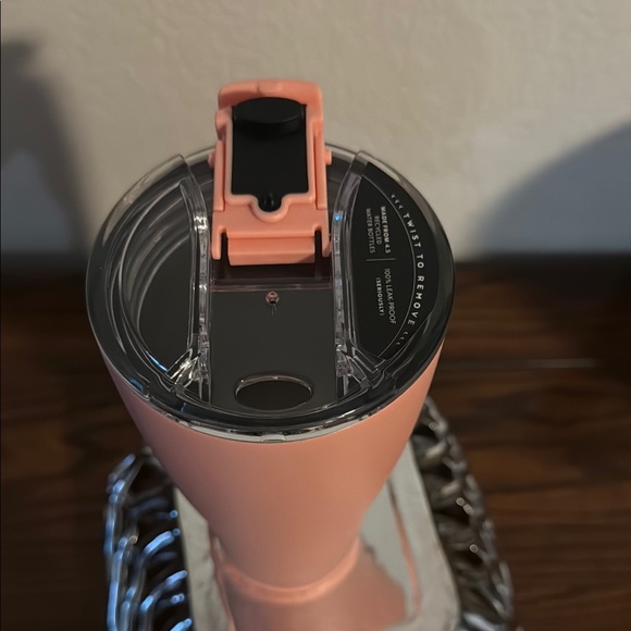 BrüMate NAV XL Tumbler in Coral - Picture 4 of 4